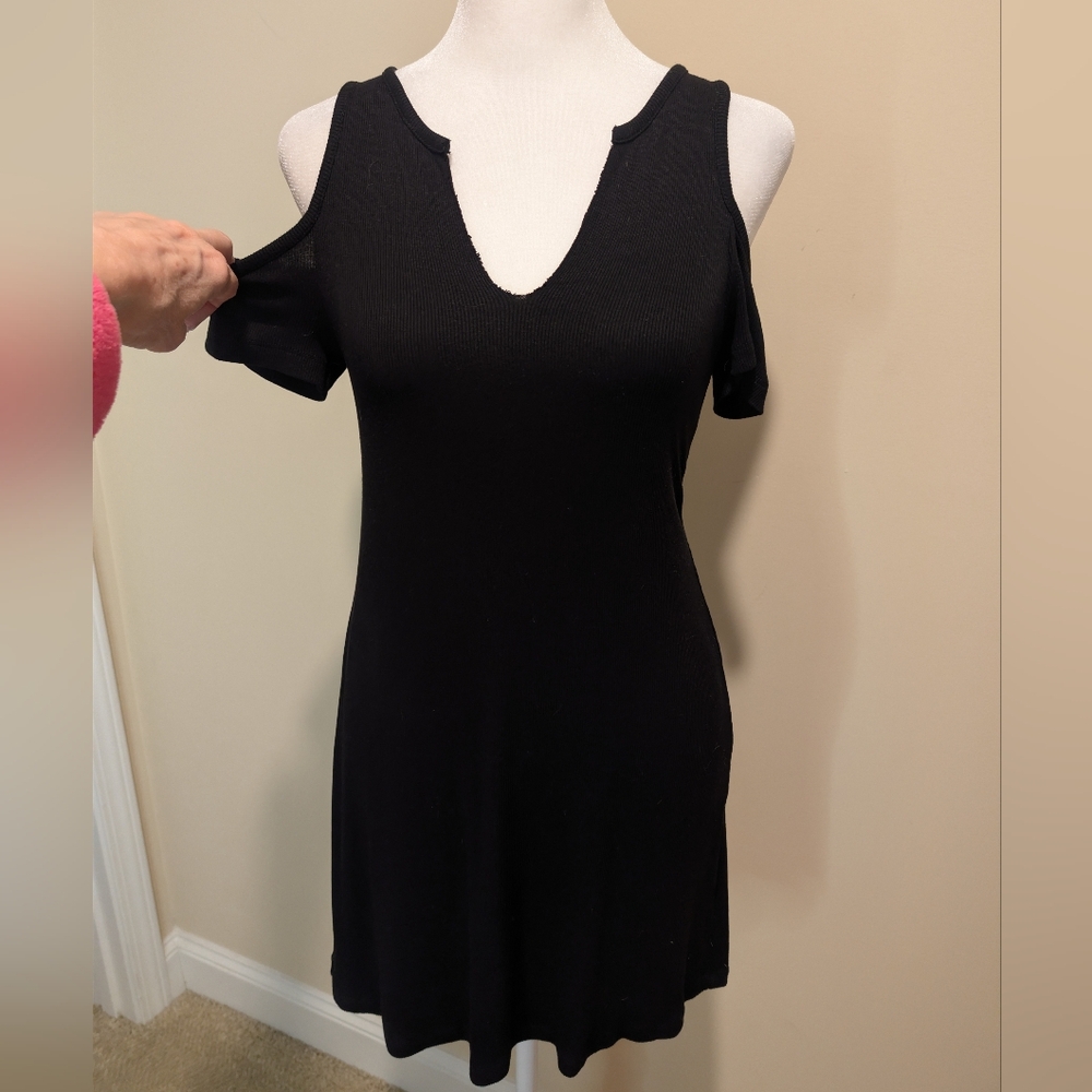Black Cold Shoulder Ribbed Knit Midi  Dress